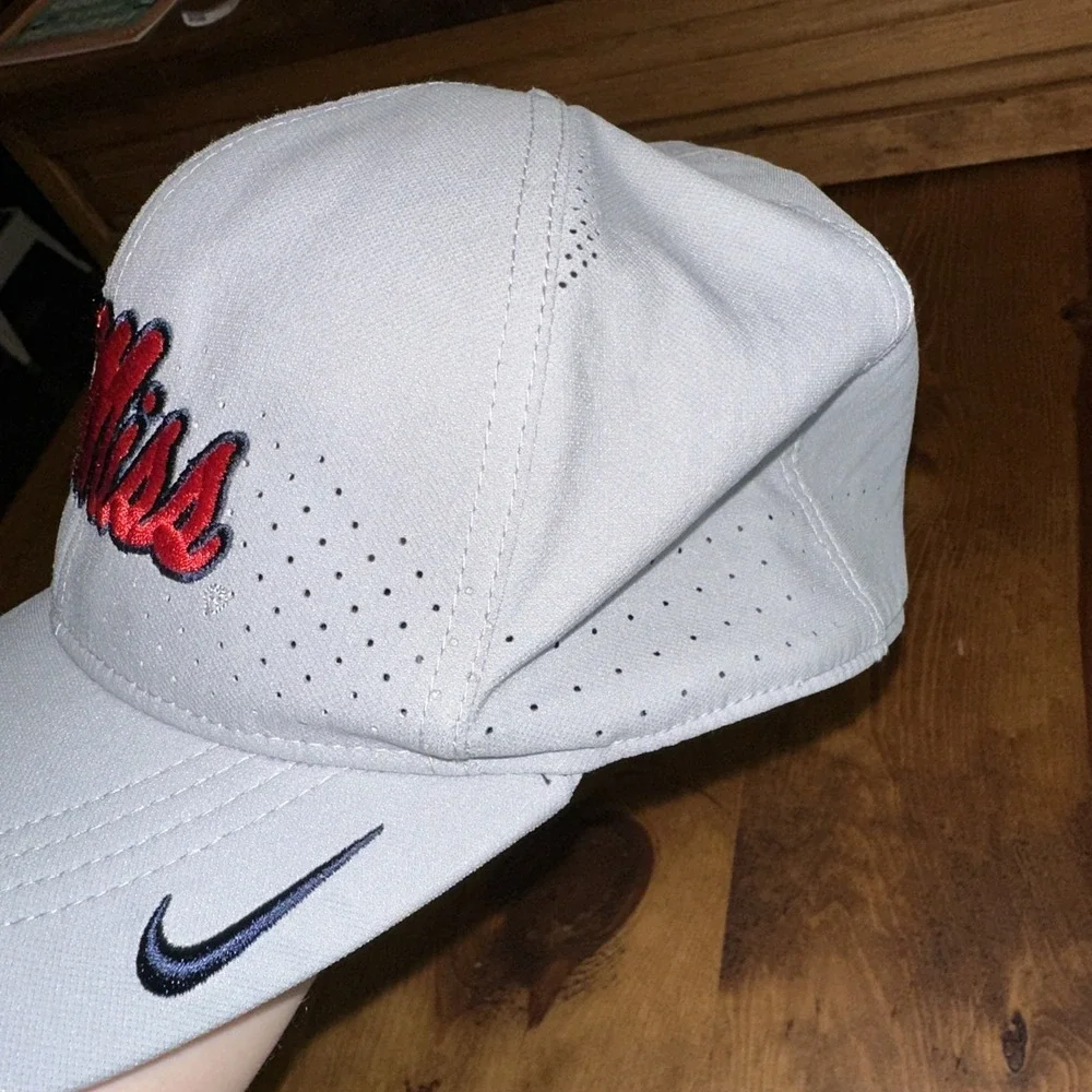 Nike Classic 99 Dri Fit Mississippi Ole Miss Rebels Hat L/XL Gray